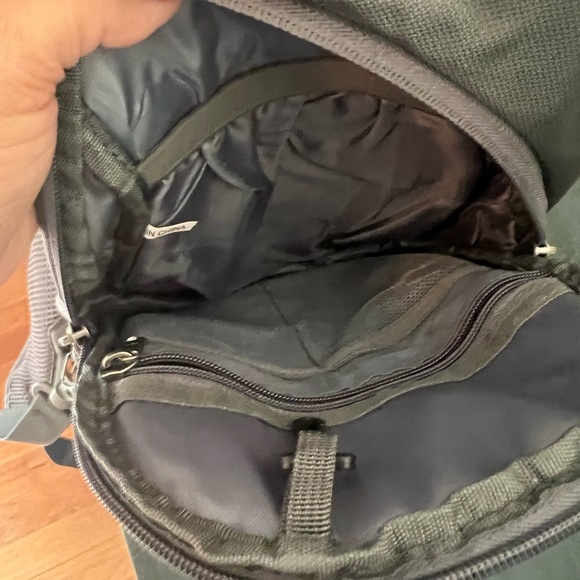 Savvy Outdoors Small crossbody sling backpack Grey. - Picture 8 of 10